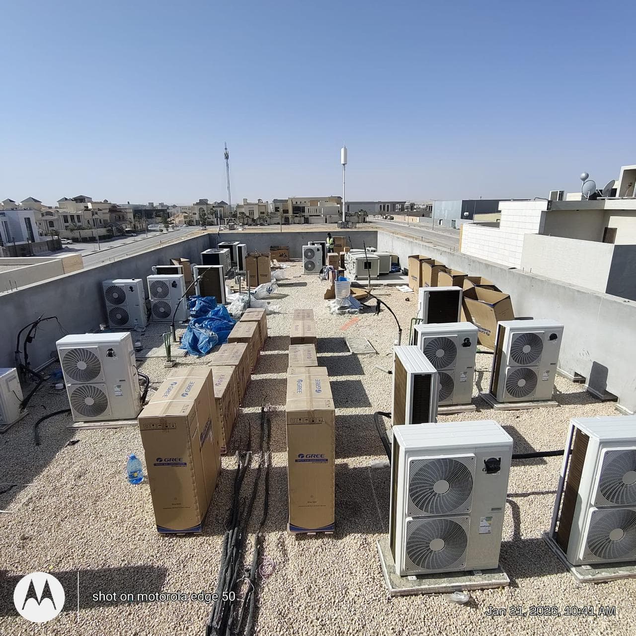 تنفيذ وتجهيز وحدات خارجية على السطح